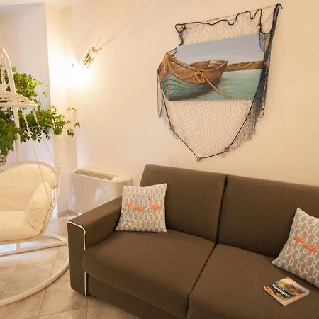 Lanterna Bianca Villa กาญารี ภายนอก รูปภาพ