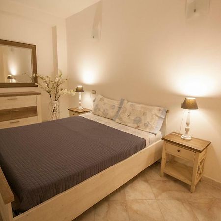 Lanterna Bianca Villa กาญารี ภายนอก รูปภาพ