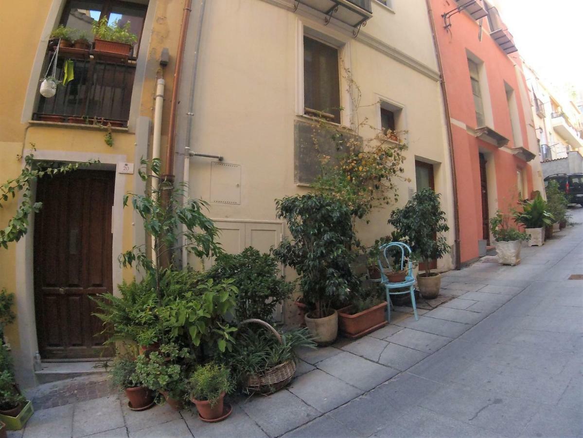 Lanterna Bianca Villa กาญารี ภายนอก รูปภาพ